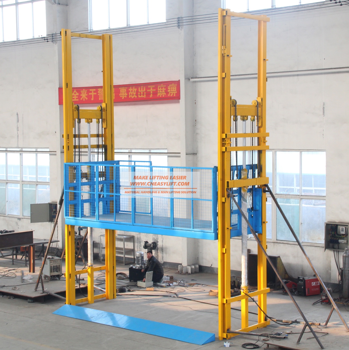 Heavy load in lift